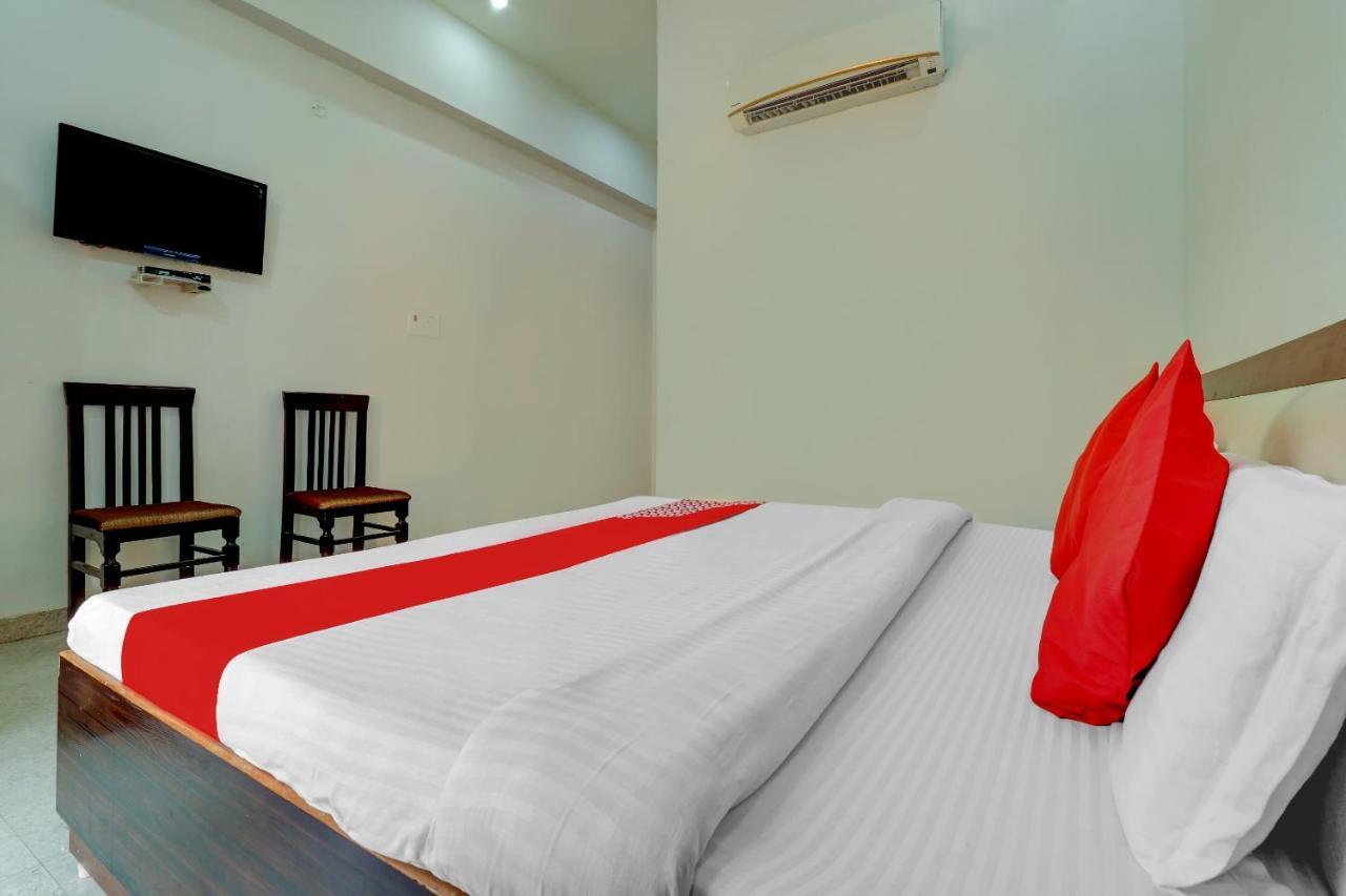Oyo 72429 New Abhinandan Hotel Amroha Exteriör bild